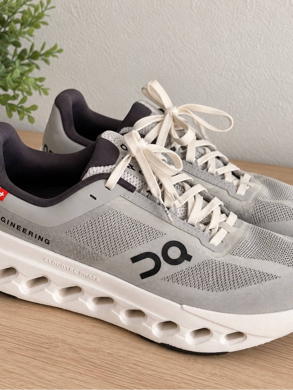 On Cloudsurfer Women’s Running Shoes Gray/White Size 8.5 - Picture 2 of 7